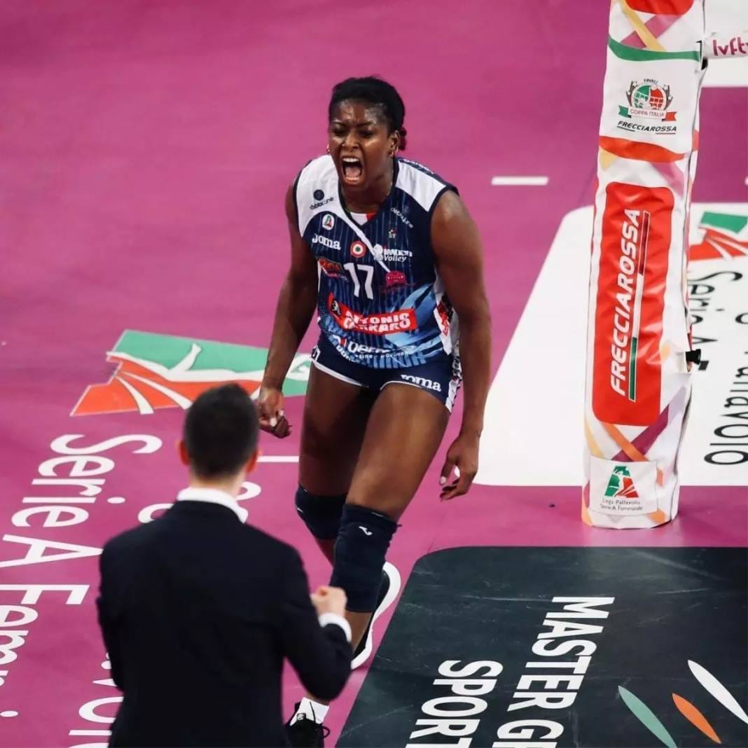 "Canım" diye Türkçe mesajıyla işaret fişeğini çaktı: Galatasaray'a Kara Panter geliyor 6